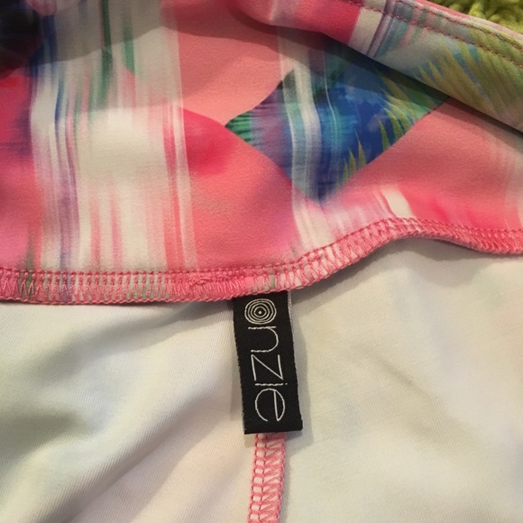 Onzie Capri Diamond Palm Leggings - Picture 3 of 5